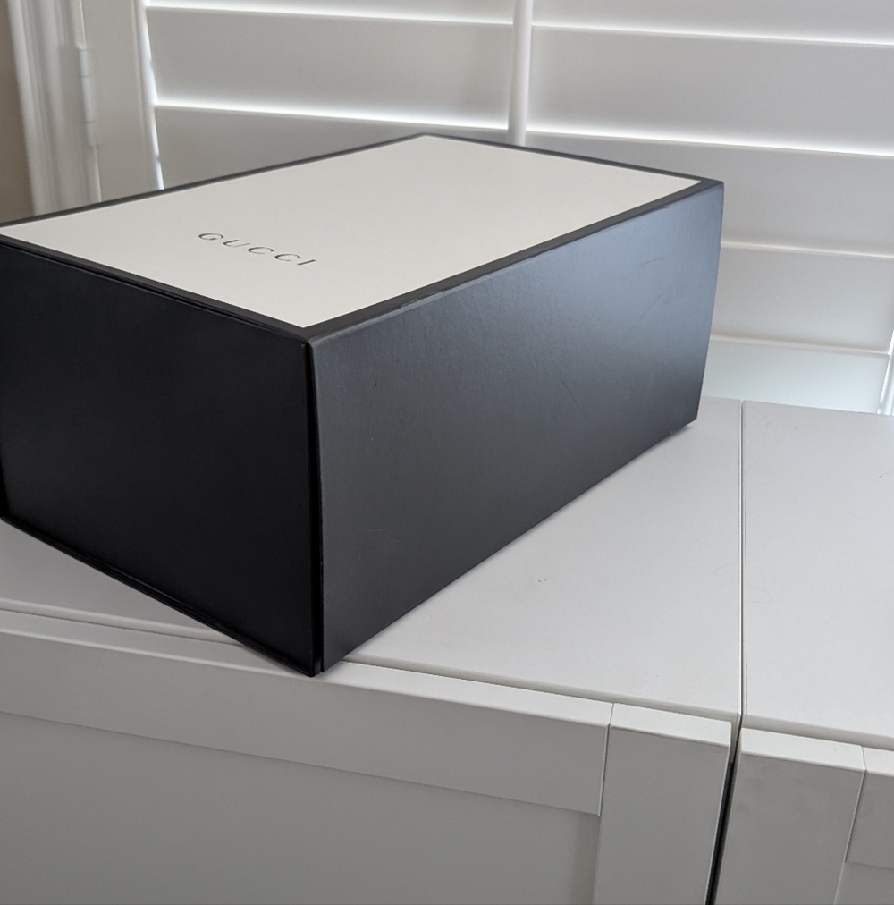 Gucci Magnetic Closure Box 15.5x10x7 Inches - Picture 2 of 7